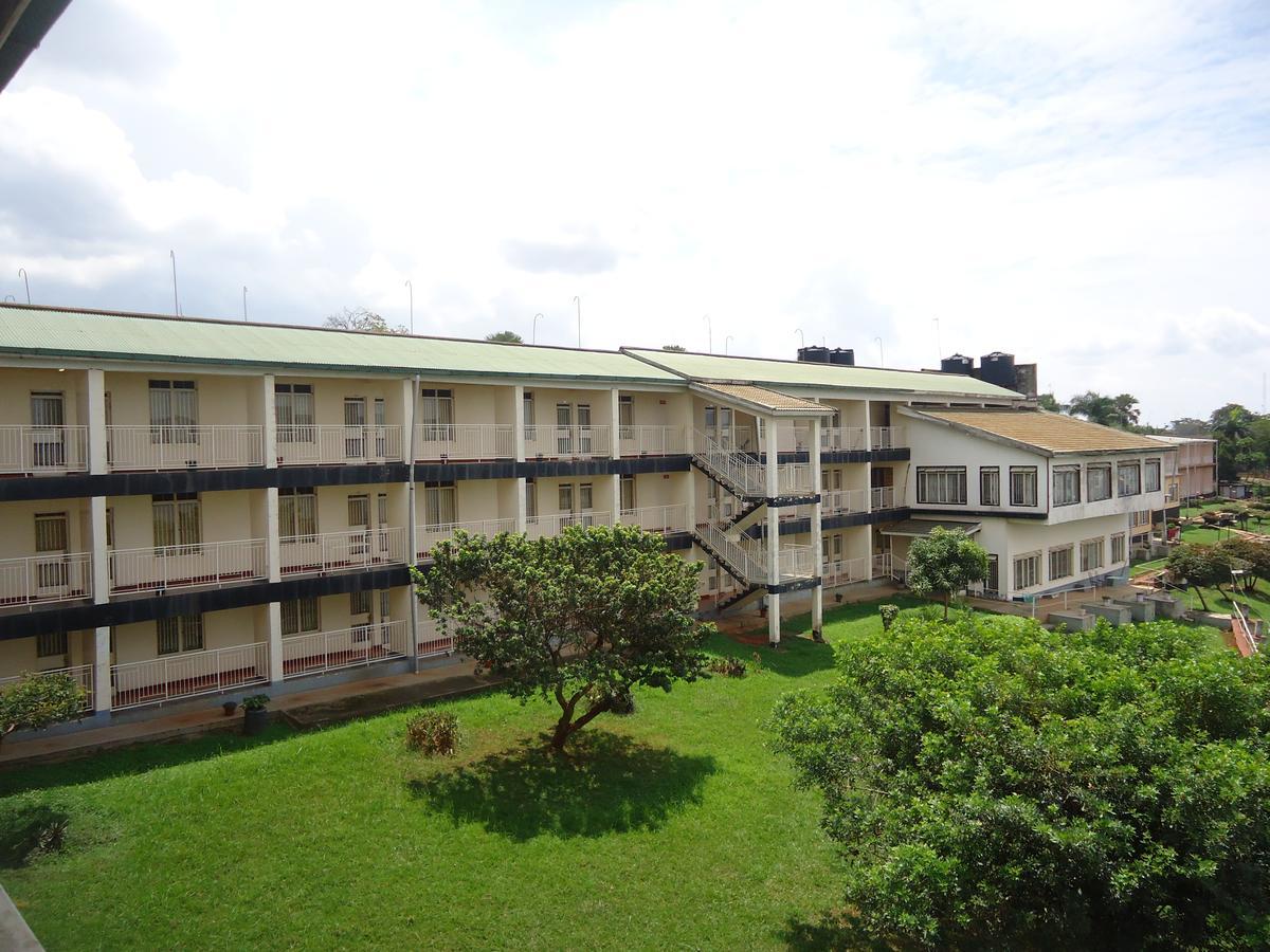 Brisk Hotel Triangle Njeru Exterior photo